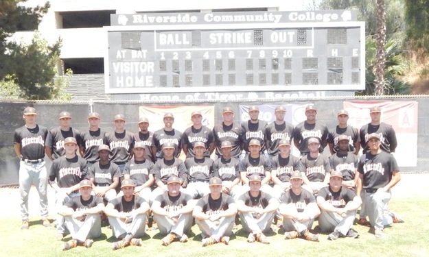 2017 Riverside City College Baseball team photo.