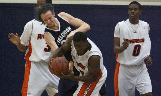 Riverside City College Tigers 82, San Diego Miramar College Jets 69 (non-conference):
