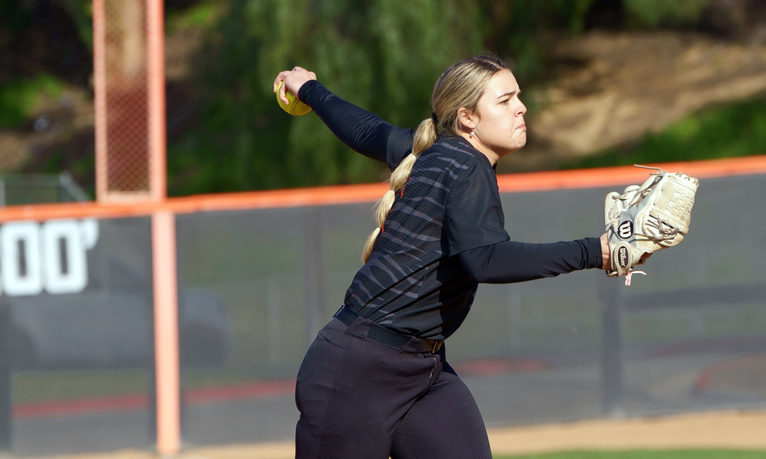 Softball Leans on Long Ball in Second-Straight Win